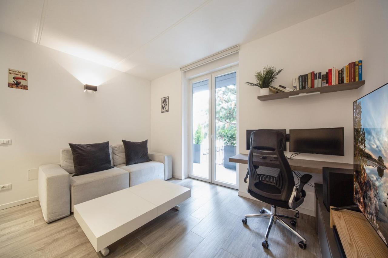 Comfy Apt With Private Parking & Balcony ミラノ エクステリア 写真
