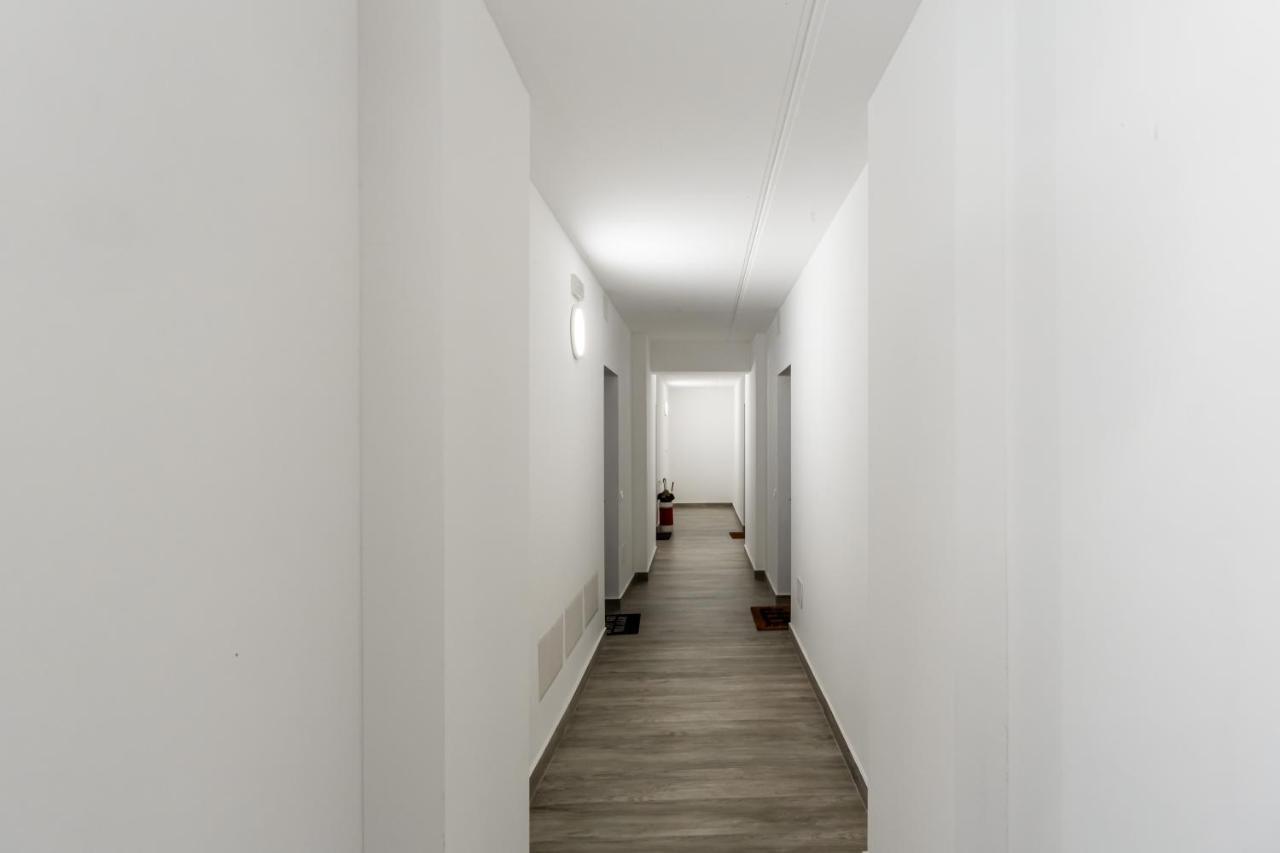 Comfy Apt With Private Parking & Balcony ミラノ エクステリア 写真