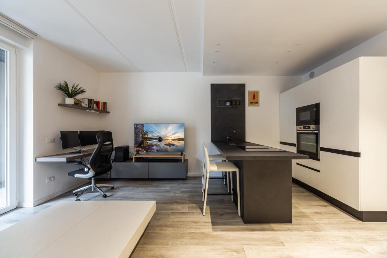Comfy Apt With Private Parking & Balcony ミラノ エクステリア 写真